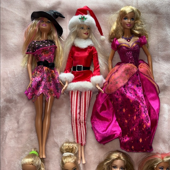 Assorted Barbies - Picture 4 of 6